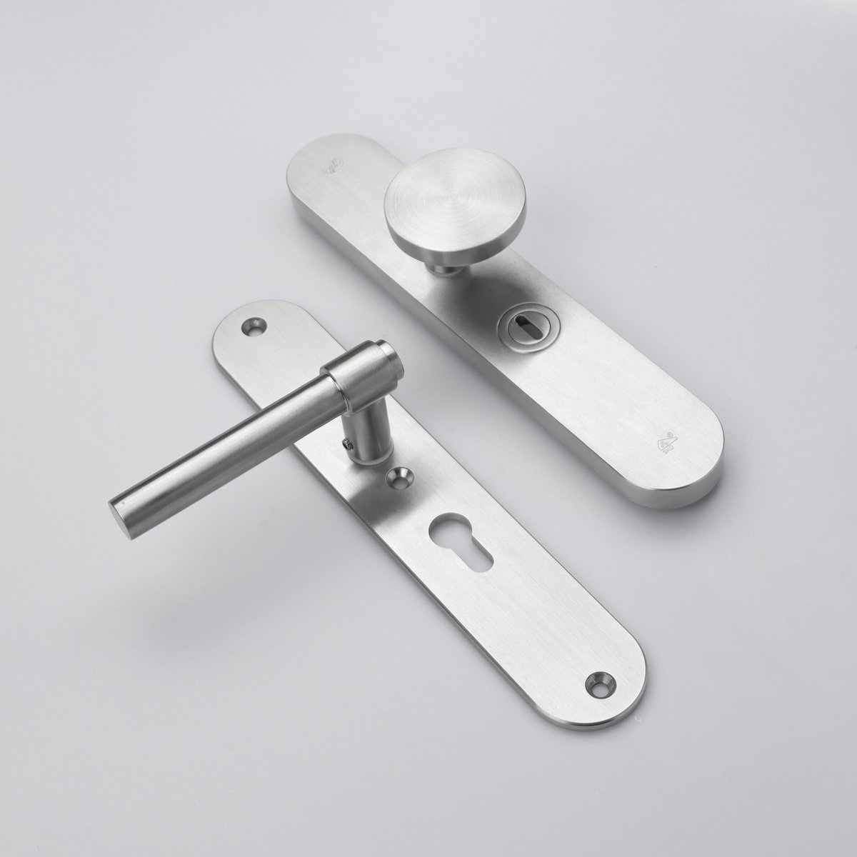 MASSIEF RVS Tzunali Deurbeslag. Model MINHO SKG*** BREED T=15/5 VKTB (kerntrek) PC55 BUITEN KNOP TORRES VK; BINNEN KRUK PARIJS