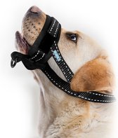 Oersterke muilkorf - zwart - maat M - ideaal voor middelgrote honden - tegen bijten, happen, slopen en poep eten - machine wasbaar - comfortabele fleece afwerking - reflecterend - veilig in het donker