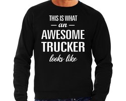 Awesome trucker - vrachtwagen chauffeur cadeau - sweater - zwart - heren - Beroepen - Vaderdag kado trui L