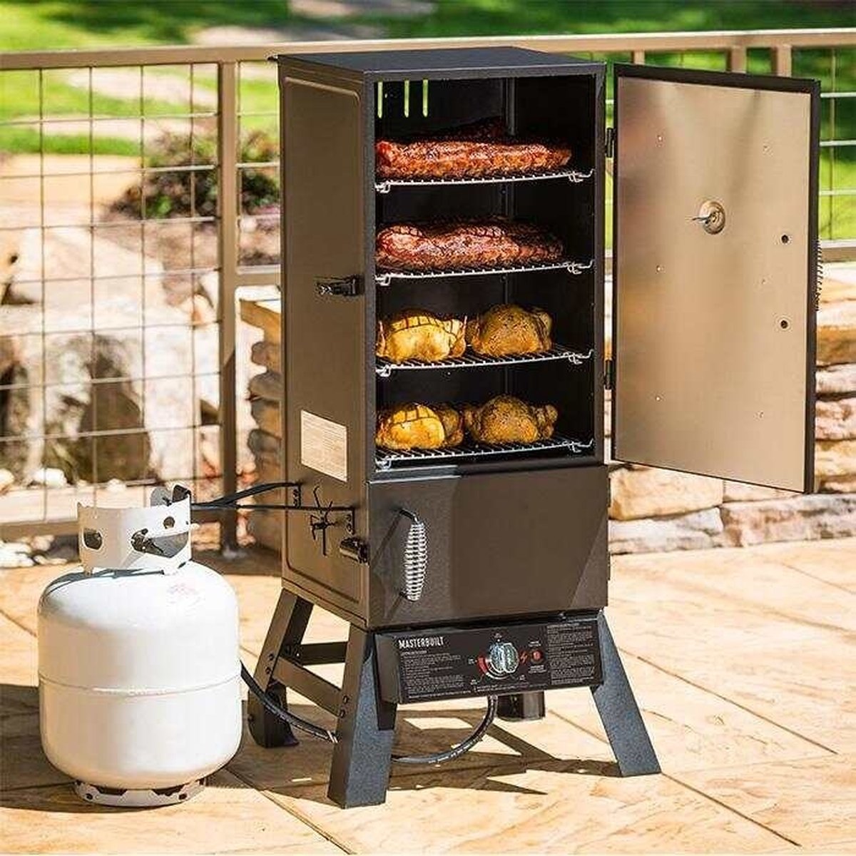 Masterbuilt Dual Fuel - Gas and Charcoal Smoker