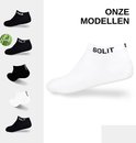 Collage van verschillende zwarte en witte lage sokken, met een witte lage sok met 'SOLIT' erop rechts.