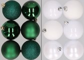 12x stuks kunststof kerstballen mix van donkergroen en wit 8 cm - Kerstversiering