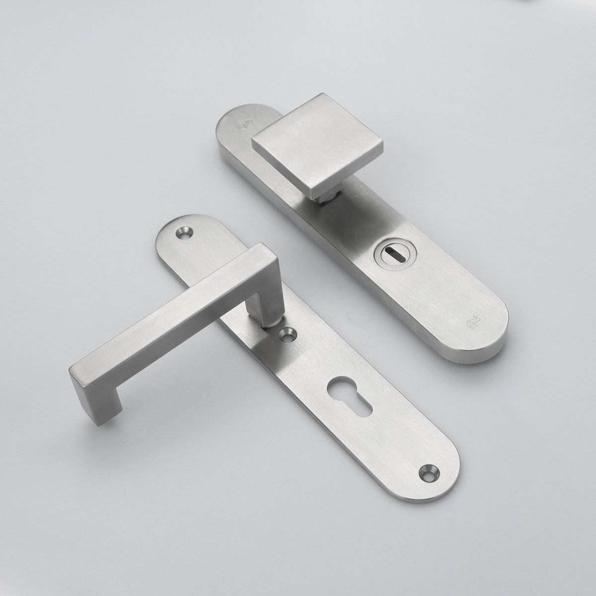 MASSIEF RVS Tzunali Deurbeslag. Model MINHO SKG*** BREED T=15/5 VKTB (kerntrek) PC72 BUITEN KNOP ALMADA; BINNEN KRUK LEIRIA