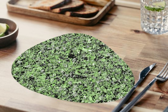 Placemat organisch - Placemats organic - Onderleggers - Groen - Zwart - Keien - Graniet print - 8 stuks