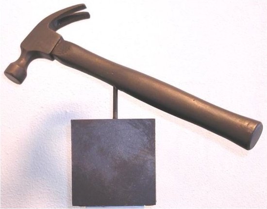 Sculptuur hamer timmerman - neolith 26 cm - kleur brons - sokkel 10x10