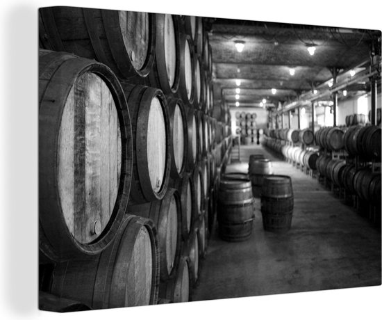 Canvas Schilderij Eiken vaten in een wijnkelder - zwart wit - 90x60 cm - Wanddecoratie