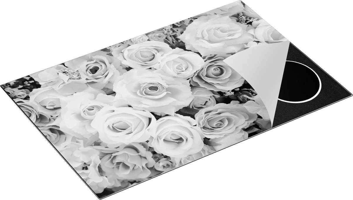 Chefcare Inductie Beschermer Roze Rozen Achtergrond - Bloemen - Zwart Wit - 83x51,5 cm - Afdekplaat Inductie - Kookplaat Beschermer - Inductie Mat