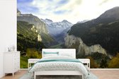 Behang - Fotobehang Dal in de Alpen - Breedte 450 cm x hoogte 300 cm