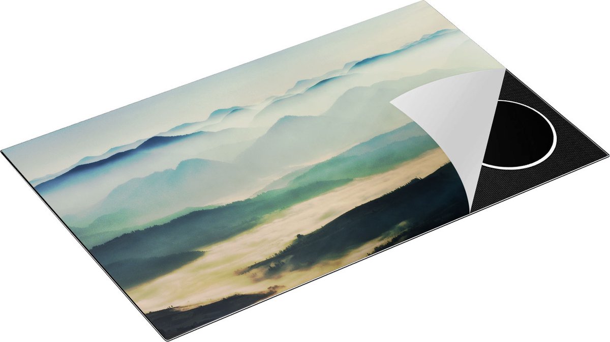 Chefcare Inductie Beschermer Heuvel Landschap tijdens de Mist - 85x52 cm - Afdekplaat Inductie - Kookplaat Beschermer - Inductie Mat