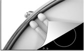 KitchenYeah® Inductie beschermer 80.2x52.2 cm - Close-up van twee drumsticks met een drum - zwart wit - Kookplaataccessoires - Afdekplaat voor kookplaat - Inductiebeschermer - Inductiemat - Inductieplaat mat