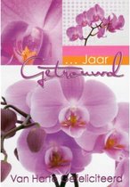 … jaar getrouwd! Van harte gefeliciteerd. Een bijzondere kaart met paarse orchideeën. Maak er een gezellige dag van. Een dubbele wenskaart inclusief envelop en in folie verpakt.