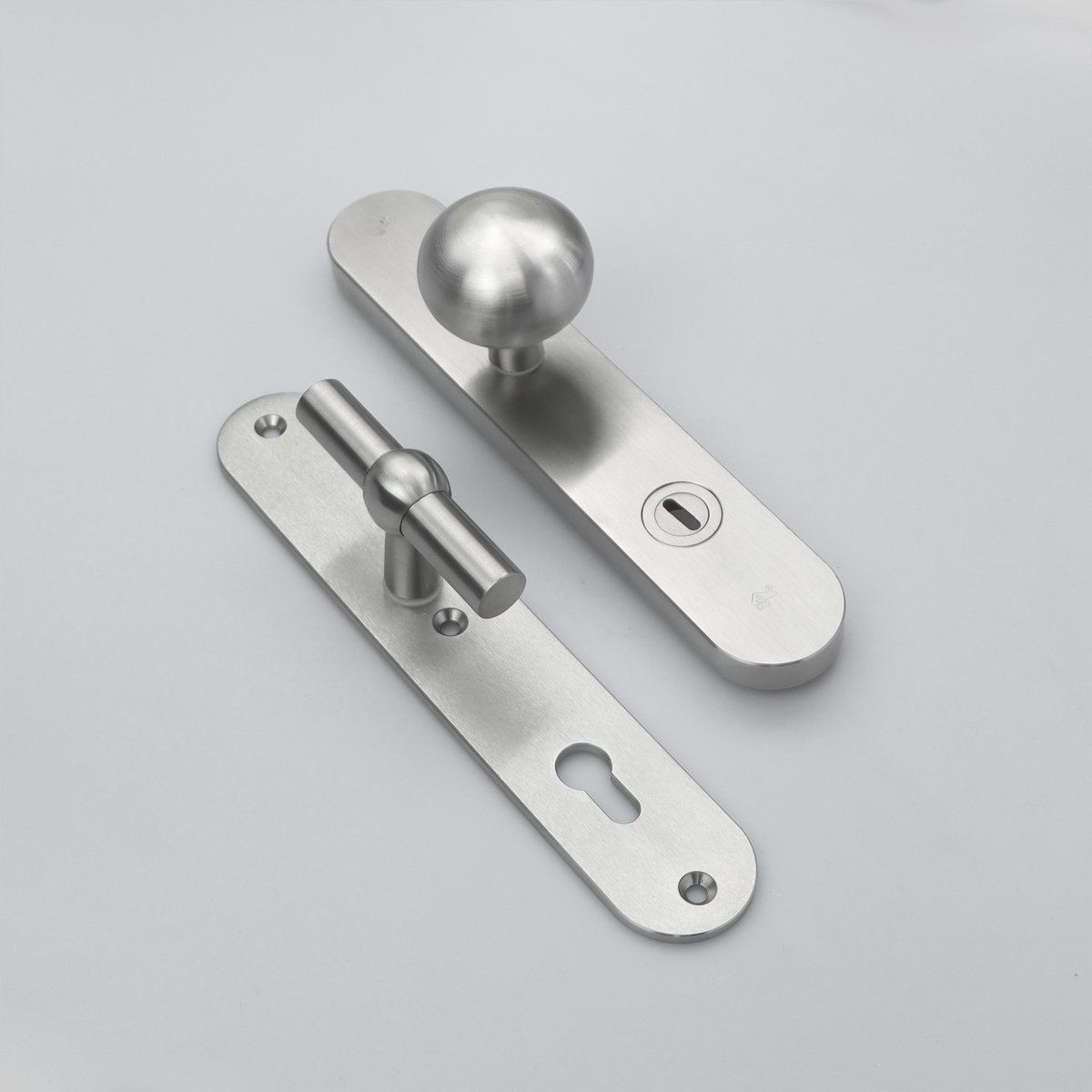 MASSIEF RVS Tzunali Deurbeslag. Model MINHO SKG*** BREED T=15/5 VKTB (kerntrek) PC92 BUITEN KNOP CASTELLO; BINNEN KRUK ROME