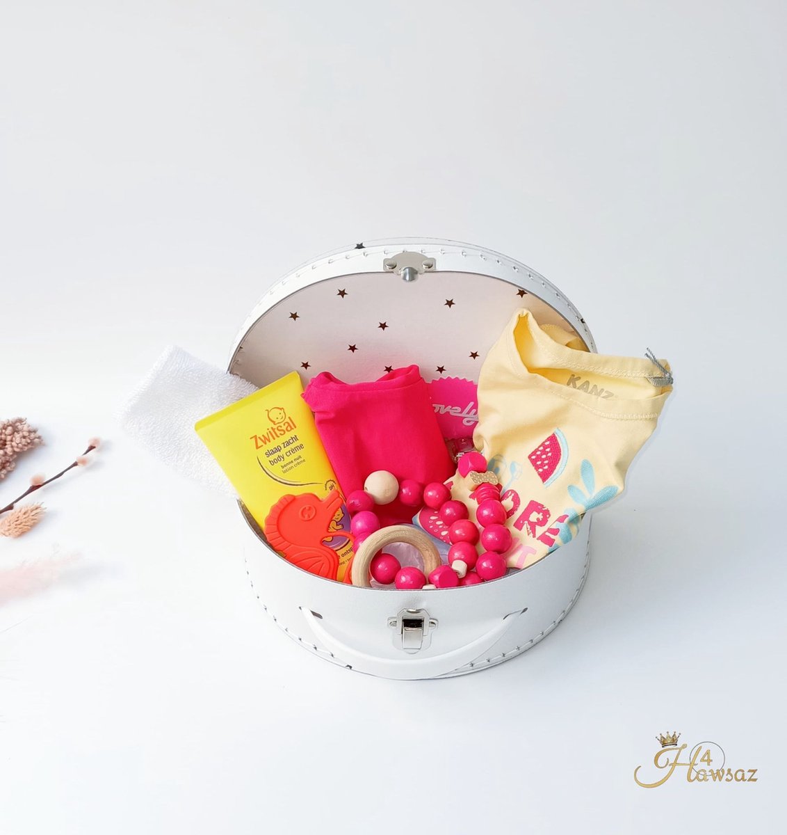 Geboortecadeau - Kraamcadeau - Babykleding - Babyset - Babygifts Babyverzorging - Kinderkoffertje - Kraampakket - Babygeschenkset - Rammelaar - Zwitsal - Speenkoord - kraamcadeau voor meisjes - Badspeelgoed Geboortecadeau - Kraamcadeau - Babykleding - Babyset - Babygifts Babyverzorging - Kinderkoffertje - Kraampakket - Babygeschenkset - Rammelaar - Zwitsal - Speenkoord - kraamcadeau voor meisjes - Badspeelgoed