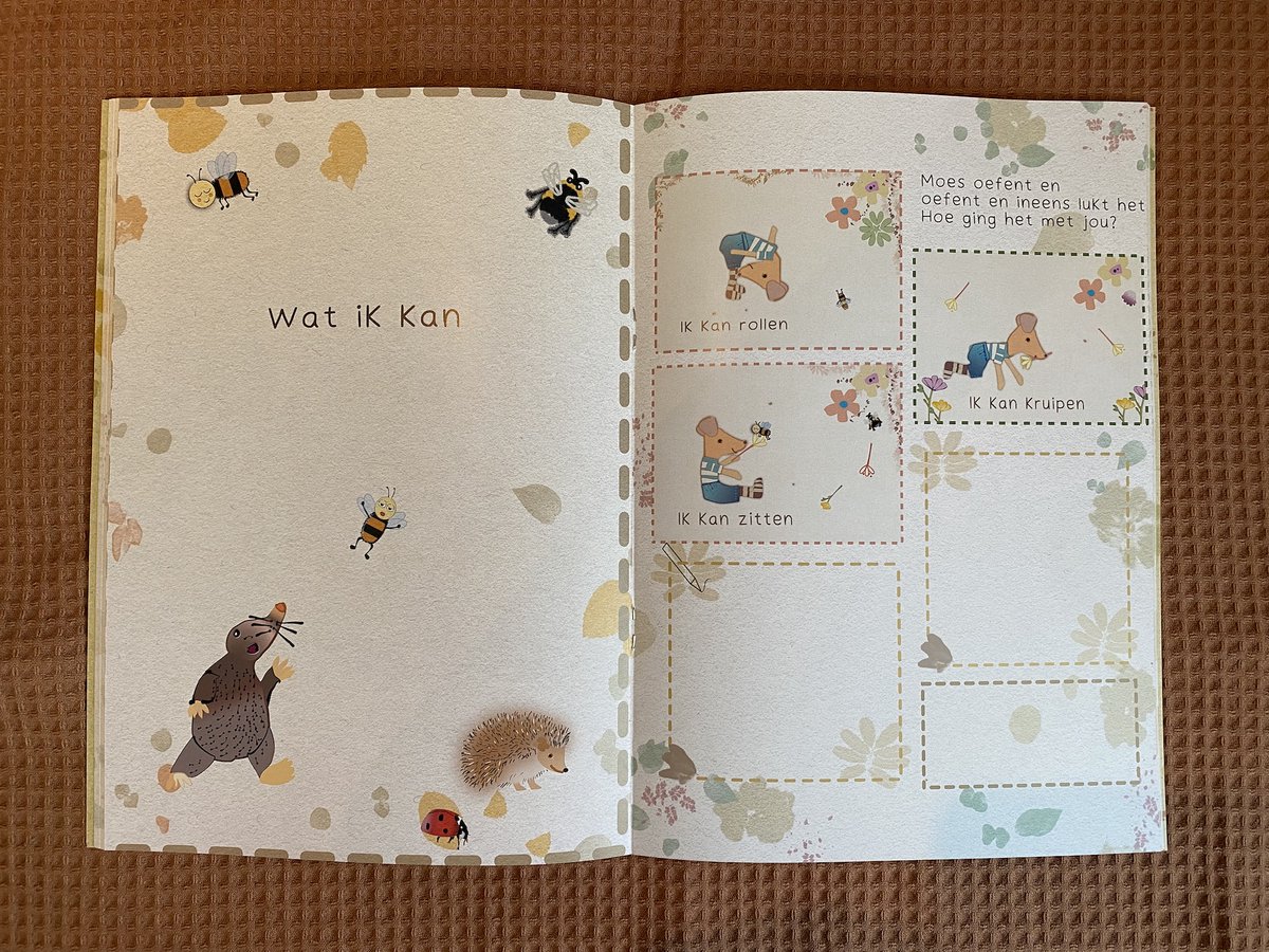 Baby dagboek, Opgroeiboek, Moes & ik- Het baby invul- en fotomagazine voor mijlpalen en speciale momenten van het eerste twee jaar- babyshower
