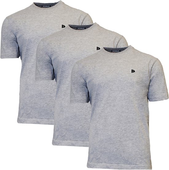 Drie lichtgrijze T-shirts van Donnay met zwart logo, op witte achtergrond.