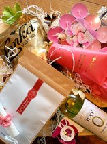 Wellness pakket- thee pakket- geurpakket-  wijnpakket- cadeau- opkikker- relatiegeschenk- geschenkset- kado- kadootjethuis.nl