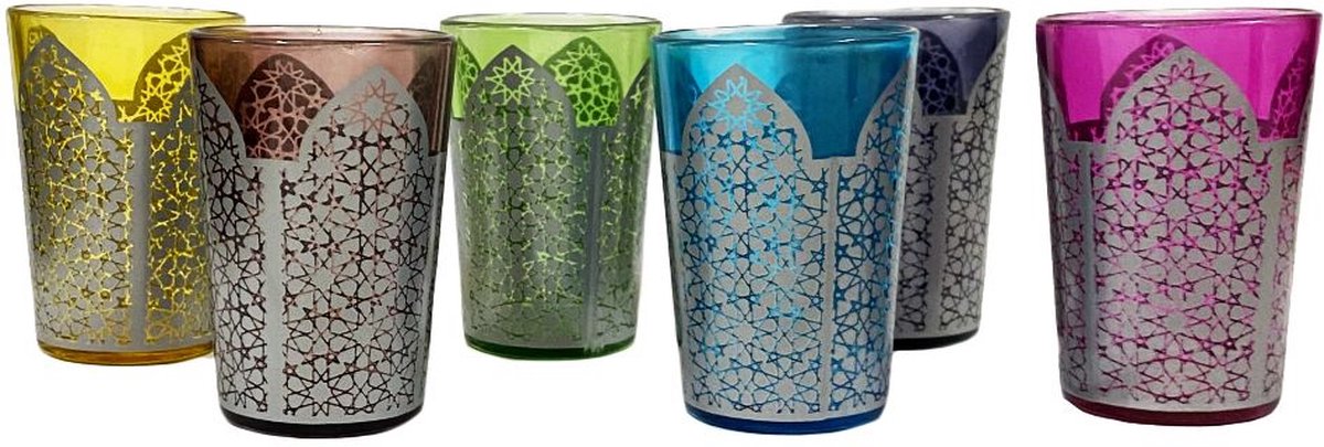 Kleurrijke Marokkaanse theeglazen versierd met traditionele zilveren patronen (pak van 6 glazen)