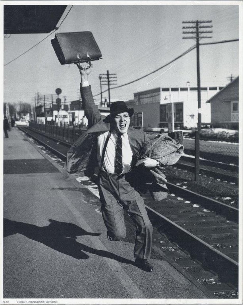 Catch Projecten Mini zwart-wit poster - Man Chasing Train - H. Armstrong Roberts - 24x30 cm