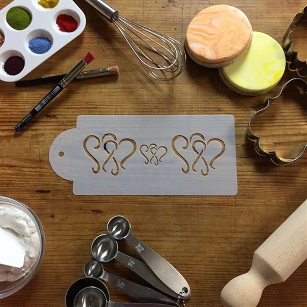 Designer Stencils - Culinair stencil met harten - Dancing Hearts