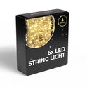 De verpakking van het Giftmas lichtsnoer met "6x LED STRING LICHT" erop.