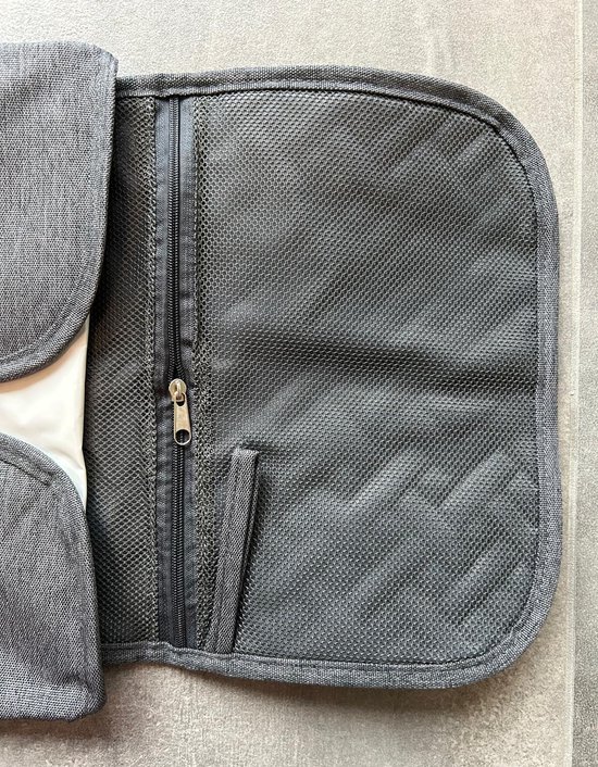 Baby verschoonmat Groot - Grijs - Luxe - baby’s en peuters 0-3 jaar - waterdicht, hoge kwaliteit met extra vakken - 70×54 cm (ingevouwen 17×26 cm) van Merkloos — afbeelding 2