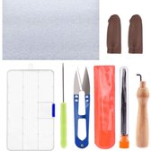 CHSEROK Kit De Laine Cardée 16 Couleurs – Feutrage à L'aiguille Pour Débutants, Avec 7 Aiguilles Et Mousse