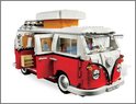 LEGO Volkswagen T1 Camper Van met openstaande deuren.