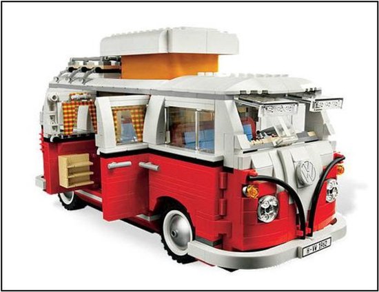 LEGO Volkswagen T1 Camper Van met openstaande deuren.