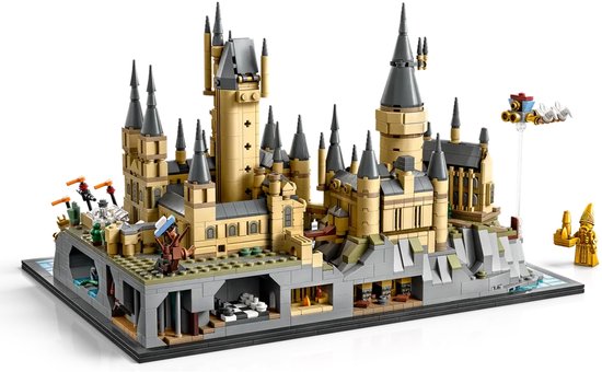 LEGO Harry Potter Kasteel Zweinstein en terrein Grote Set voor Volwassenen - 76419