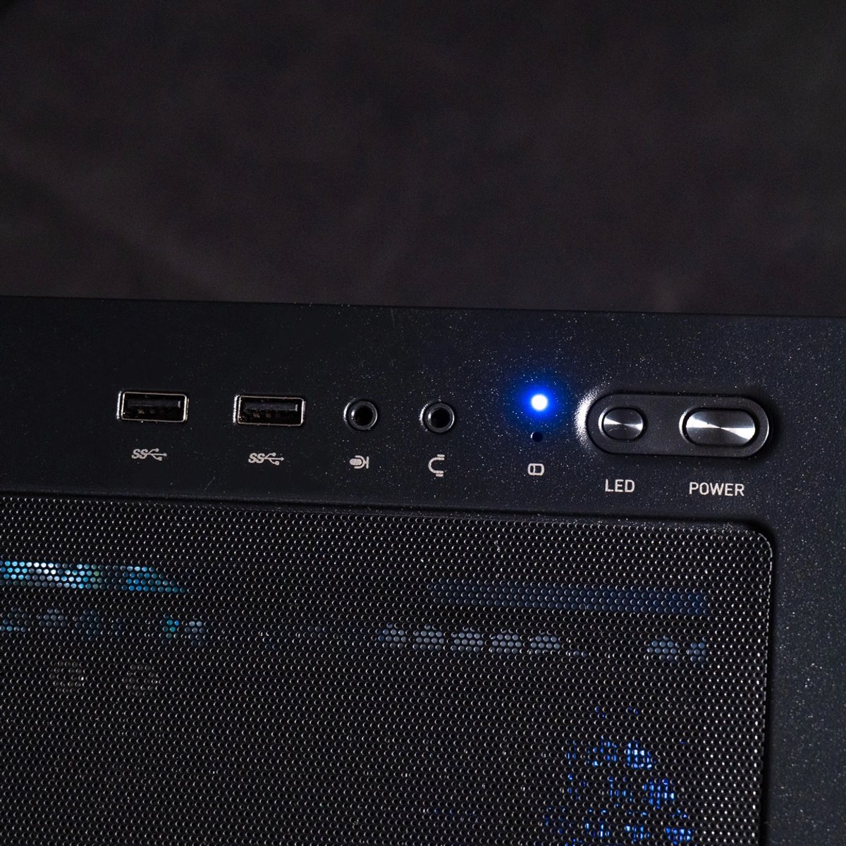FlowUp x MSI Tuigtop - RTX 5080, Ryzen 9800X3D Gaming PC thumbnail 3