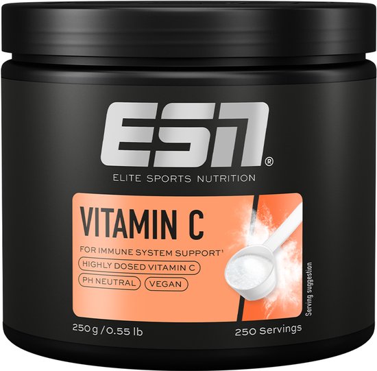Zwarte pot met ESI logo en het etiket "VITAMIN C". Een schepje met wit poeder ernaast. Tekst: "FOR IMMUNE SYSTEM SUPPORT", "HIGHLY DOSED VITAMIN C", "PH NEUTRAL", "VEGAN", "250g / 0.55 lb", "250 SERVINGS".