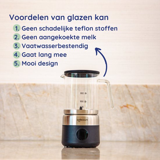 Glazen melkopschuimer met RVS en zwarte basis. Opsomming "Voordelen van glazen kan": "Geen schadelijke teflon stoffen", "Geen aangekoekte melk", "Vaatwasserbestendig", "Gaat lang mee", "Mooi design".