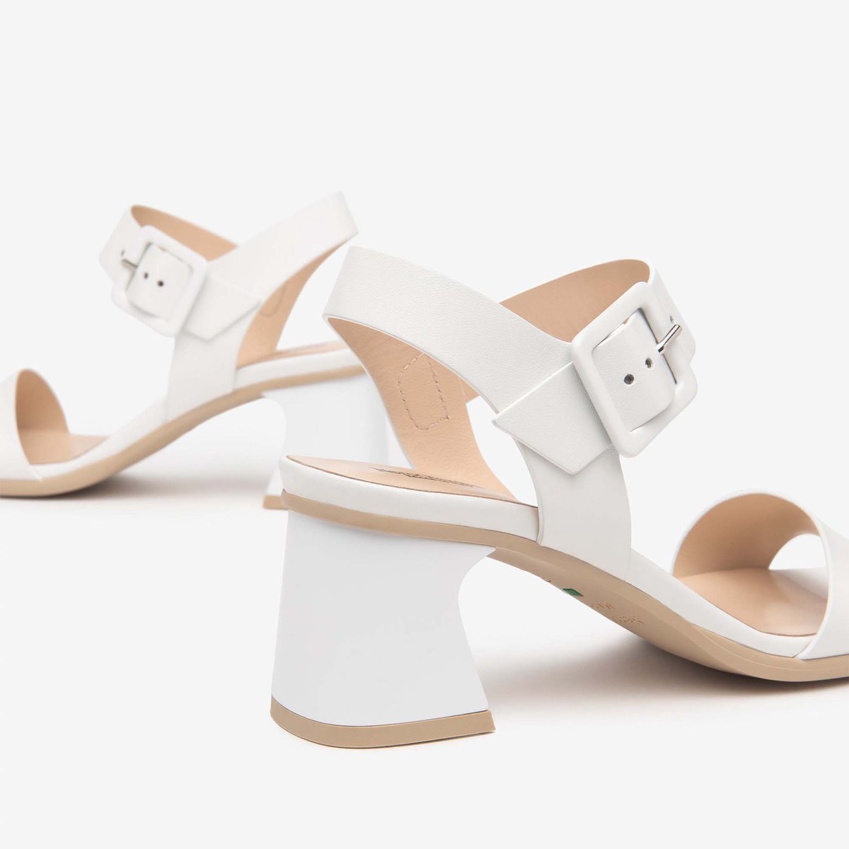 Sandaalen Nerogiardini Nappa Pandora Tr Lierna 8390 Natur - Fashion Wear - Vrouwen