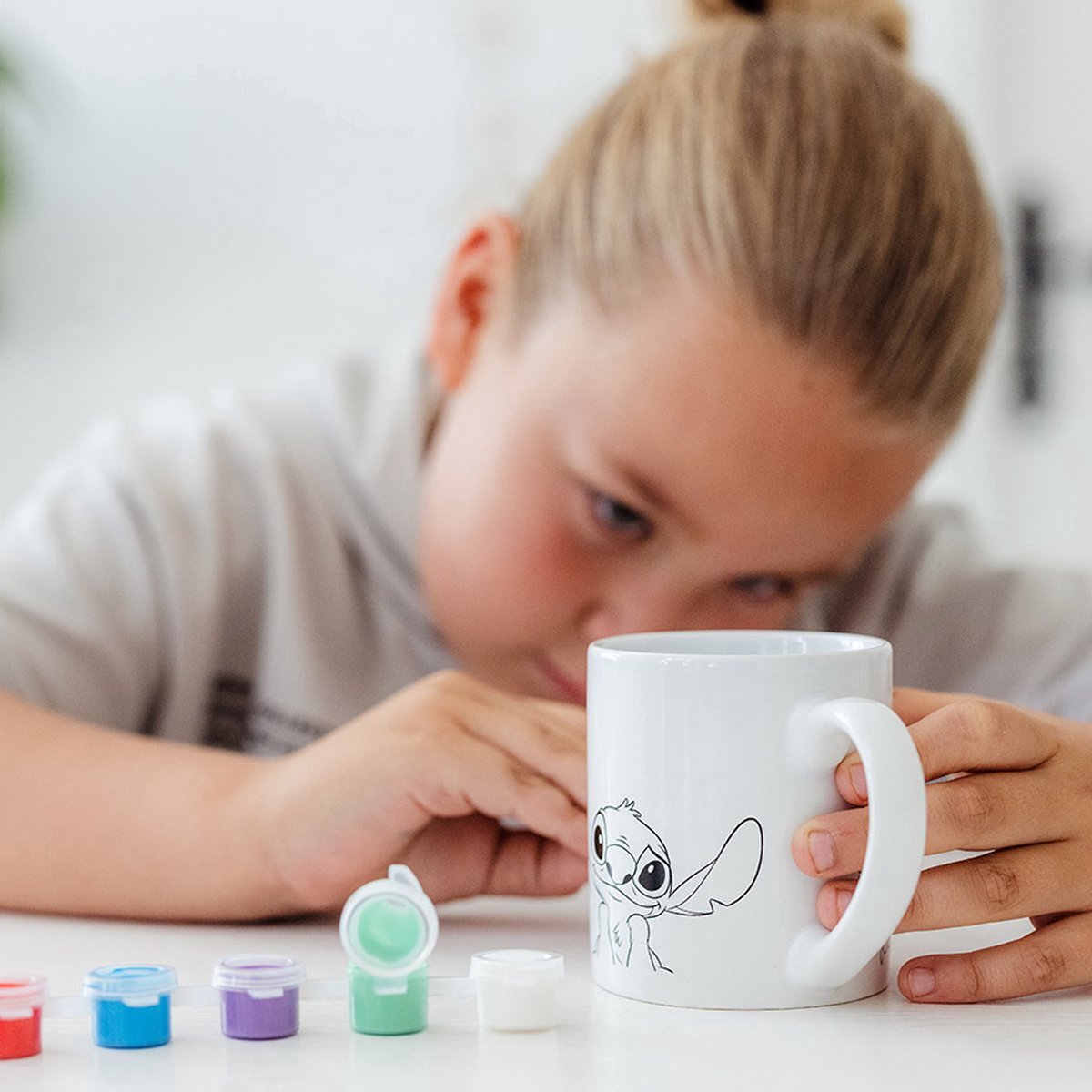 Disney Stitch inkleurbeker - Totum knutselset keramieken mok incl. verf en penseeltje - cadeau tip speelgoed meisjes en jongens knutselen Lilo & Stitch — afbeelding 11