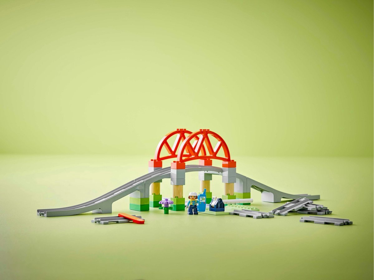 LEGO DUPLO - Stad Treinbrug en rails uitbreidingsset - 10426 — afbeelding 12