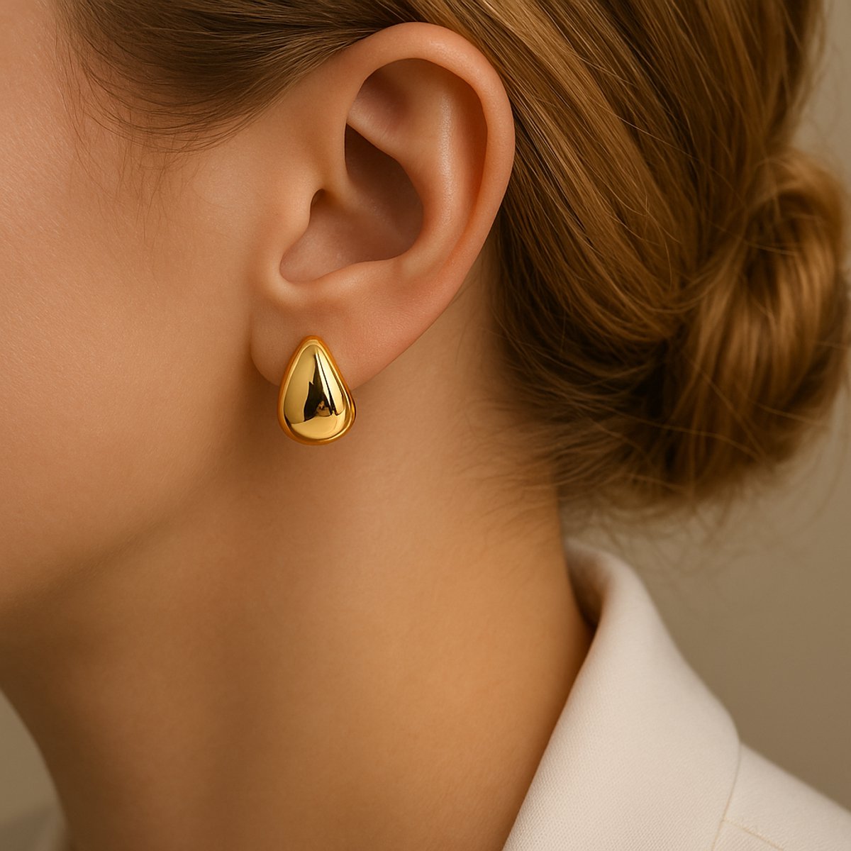 Lundholm Luxe Oorbellen Dames Goudkleurig Jewellery – Premium Stainless Steel Gold Plated - Vrouwen Cadeautjes Cadeau Sieraad – Chunky Oorringen (1.8cm) – My Elea Serie – Vrouwen Cadeautjes - Perfect Cadeau voor Vrouw