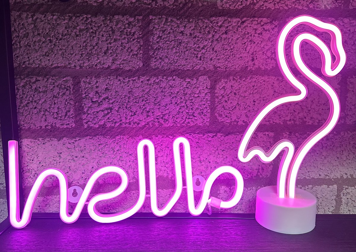 LED hello en flamingo met neonlicht - Set van 2 stuks - roze neon licht - hoogte 13 x 35 x 2 cm / 29.5 x 14.5 x 8.5 cm - Werkt op batterijen en USB - Wandlamp + Tafellamp - Nachtlamp - Decoratieve verlichting - Woonaccessoires