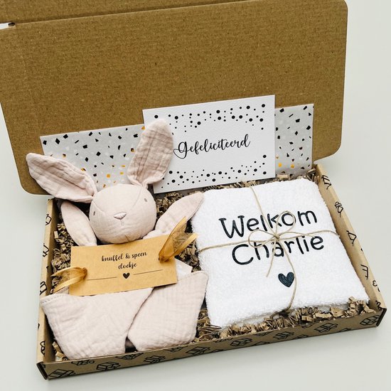 Knuffeldoekje en slab met naam - Baby brievenbus cadeau - gepersonaliseerd kraamcadeau - geboorte baby - cadeau pasgeboren baby - Jollein knuffeldoekje - Baby cadeau met naam — afbeelding 2