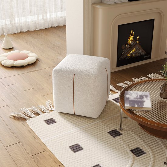 Poufs Guyii Meubella, Tabouret bas carré, tabouret de maquillage moderne, pouf beige, repose-pieds rembourré, adapté au salon, à la chambre, au hall.