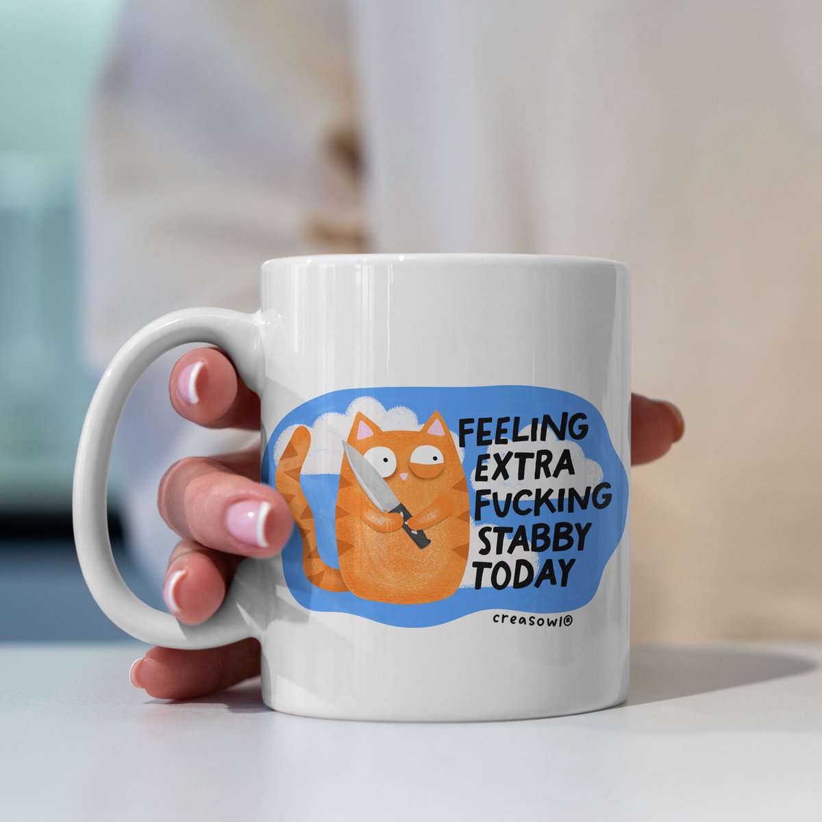 Creasowl® Feeling Extra Stabby Today Mok – 330ml Keramische Koffiemok met Snarky Kat - Sarcastisch & Humoristisch Cadeau voor Kattenliefhebbers & Sarcastische Geesten