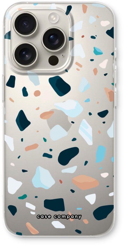 Transparant hoesje met een terrazzo-print in blauw, roze en grijs op een iPhone.