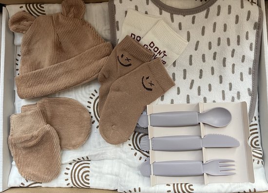 Babygeschenkdoos -One of a Kind Babyshower Cadeau - uniek, lief & met zorg samengesteld van Dear Lovely Gifts — afbeelding 2
