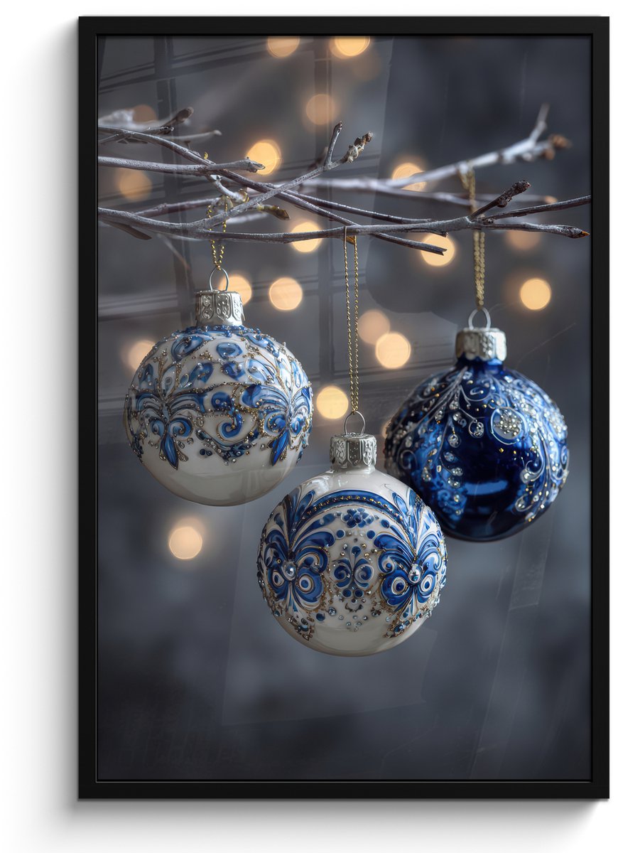 FrameYourWall Poster in lijst - Fotolijst 60x90 cm - Posters - Kerstbal - Versierd - Blauw - Posterlijst zwart - Decoratie - Wanddecoratie woonkamer - Muurdecoratie slaapkamer - Kerstversiering - Kerstdecoratie voor binnen - Kerstmis