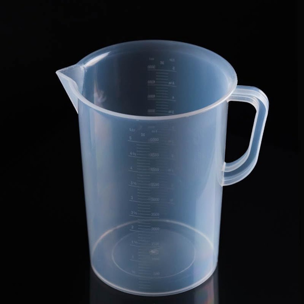 Maatbeker 5 liter met V-vormige schenktuit van duurzaam kunststof