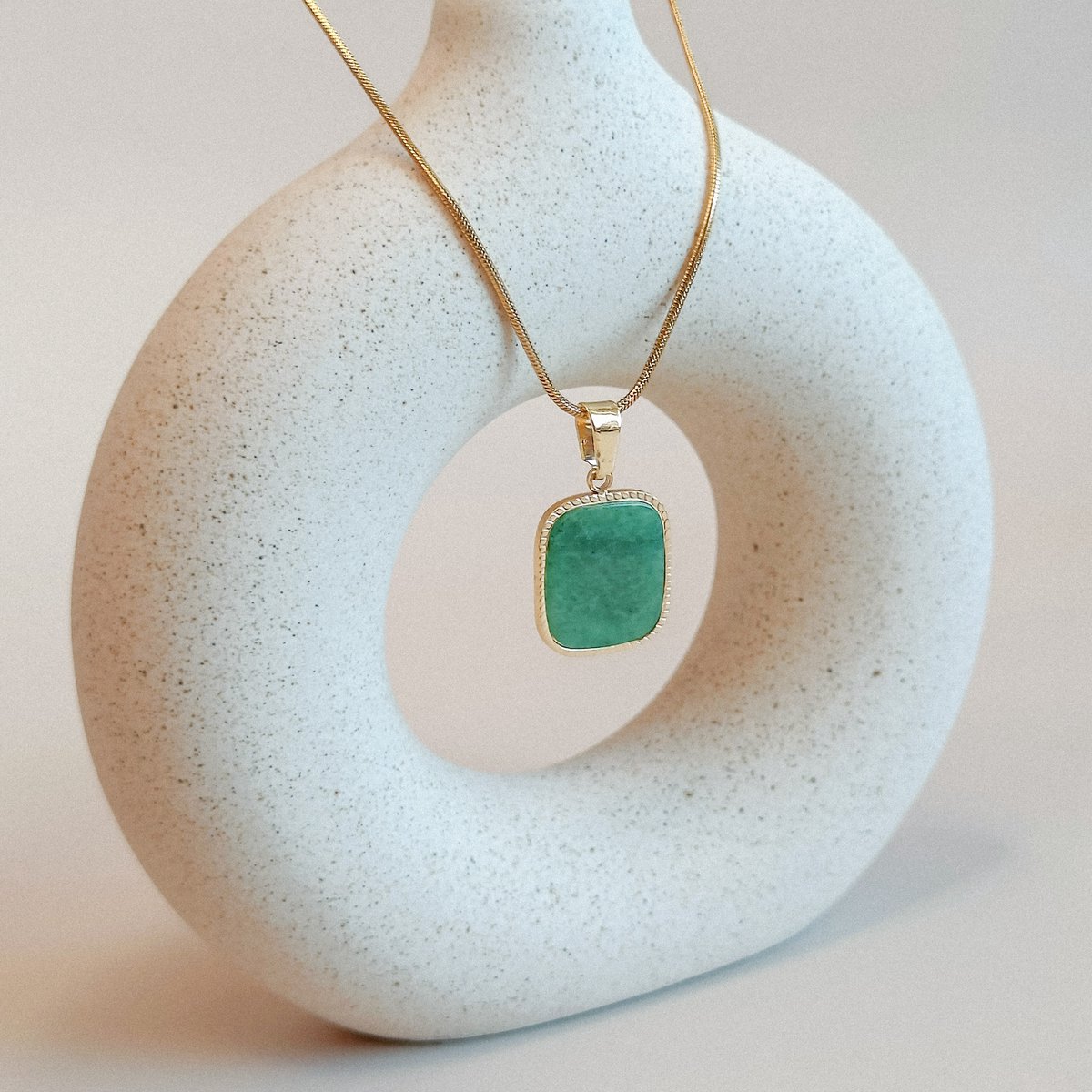 Ava & Imber Medaillon Ketting Afrikaanse Jade | Gouden Stainless Steel Snake Chain Ketting met Groene Jade Hanger