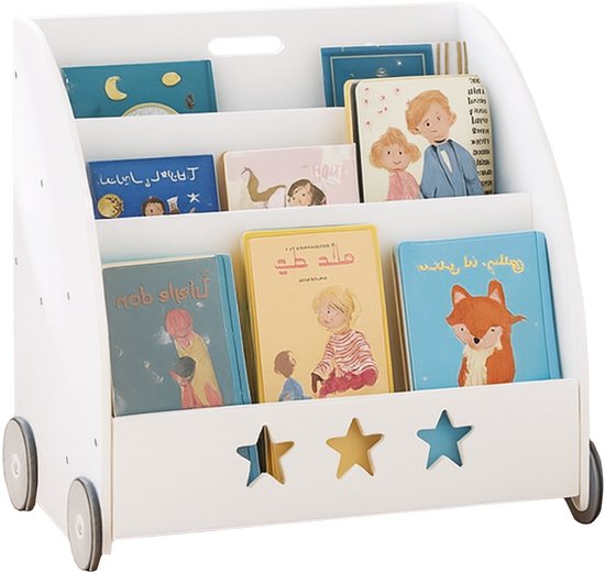 Witte boekenkast op wieltjes, gevuld met kinderboeken met kleurrijke kaften.