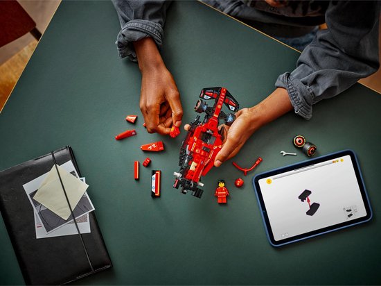 LEGO Speed Champions Ferrari SF-24 F1 Racewagen Set - 77242
