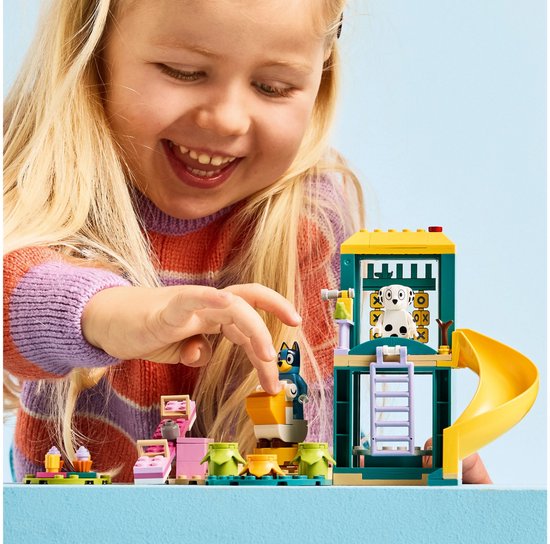 LEGO® Bluey: Bluey en Chloé in de Speeltuin Bouwset - 11201