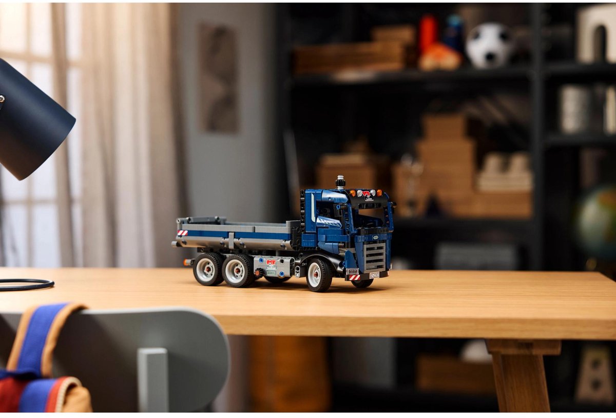 LEGO® Technic Vrachtwagen met kiepfunctie speelgoed - 42203 — afbeelding 24