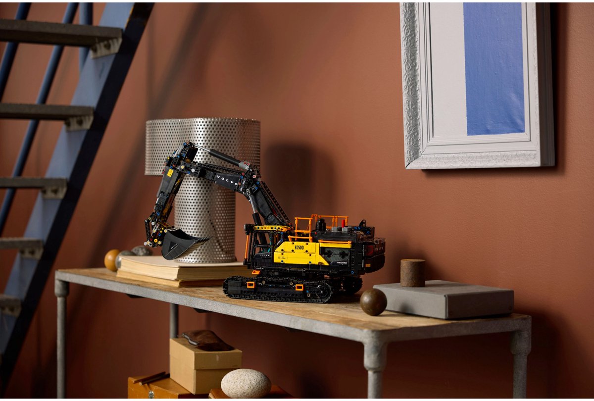 LEGO® Technic Volvo EC500 Hybrid Graafmachine - 42215 — afbeelding 14